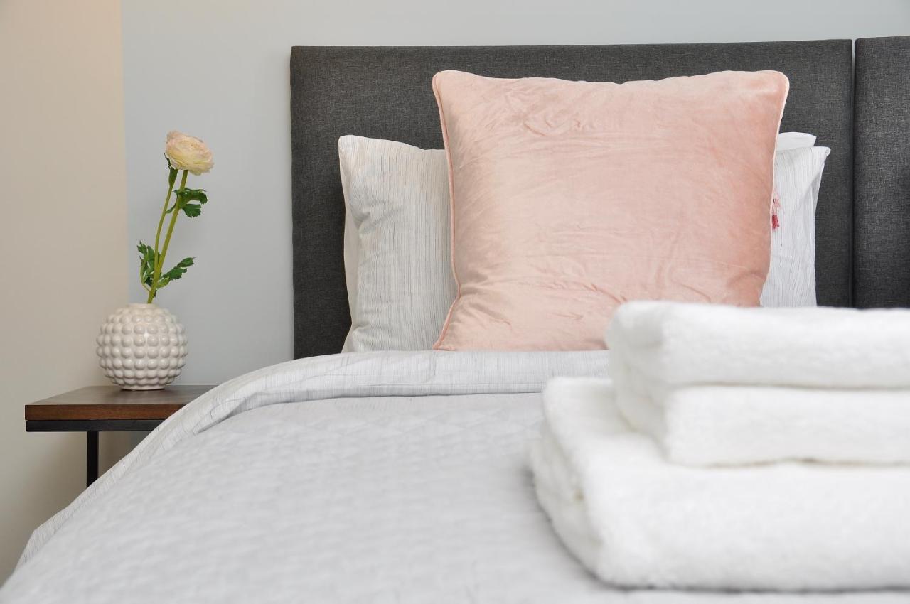Bridge Street Apartments. Boutique Style Luxury, In The Heart Of Taunton. المظهر الخارجي الصورة